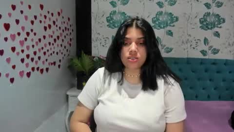 Snapshot of lindabreexlove chatting on 02/10/25, 04:47 online show from 02/10/25, 04:47