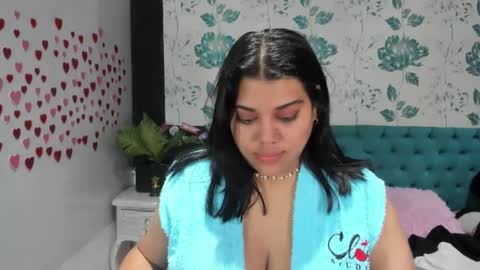 Snapshot of lindabreexlove chatting on 02/18/25, 08:58 online show from 02/18/25, 08:58