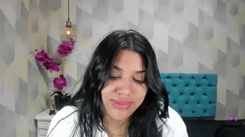 Snapshot of lindabreexlove chatting on 09/27/25, 03:17 online show from 09/27/25, 03:17