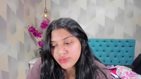 Snapshot of lindabreexlove chatting on 09/29/25, 04:34 online show from 09/29/25, 04:34