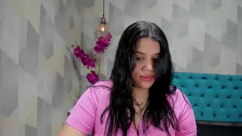 Snapshot of lindabreexlove chatting on 10/05/25, 01:20 online show from 10/05/25, 01:20