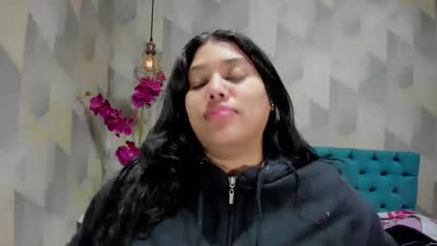 Snapshot of lindabreexlove chatting on 10/10/25, 02:38 online show from 10/10/25, 02:38