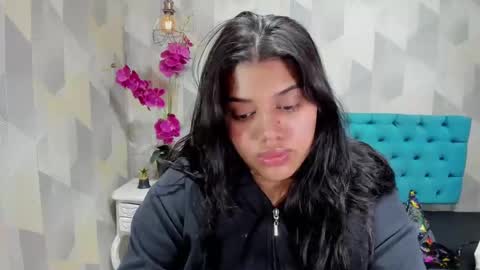 Snapshot of lindabreexlove chatting on 10/23/25, 07:34 online show from 10/23/25, 07:34