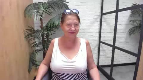 Linda online show from 07/14/26, 10:21