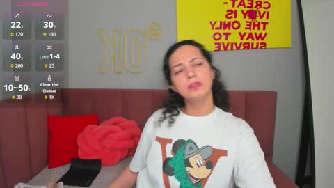 Linda online show from 11/13/25, 01:37