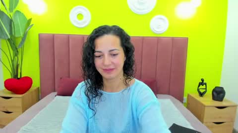 Linda online show from 06/12/26, 01:37