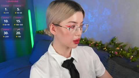 Snapshot of lindathackerr chatting on 06/08/26, 04:13 Linda online show from 06/08/26, 04:13