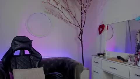 Snapshot of lindsay_khaleesi chatting on 10/03/25, 09:12 Lindsay online show from 10/03/25, 09:12