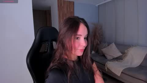 Snapshot of lindseyhallx chatting on 09/26/25, 01:31 call me annie online show from 09/26/25, 01:31