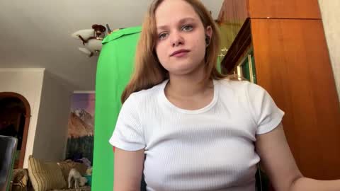 Snapshot of linettehnatow chatting on 02/04/26, 10:21 Eva online show from 02/04/26, 10:21