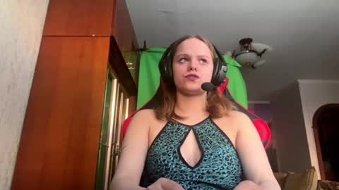 Snapshot of linettehnatow chatting on 02/05/26, 12:54 Eva online show from 02/05/26, 12:54