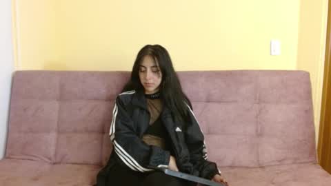 Snapshot of ling_ling24 chatting on 02/01/25, 09:43 ling ling24 online show from 02/01/25, 09:43