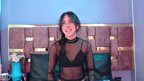 Snapshot of ling_ling24 chatting on 02/19/25, 09:06 ling ling24 online show from 02/19/25, 09:06