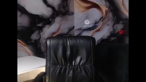 Snapshot of ling_ling24 chatting on 02/21/25, 06:07 ling ling24 online show from 02/21/25, 06:07