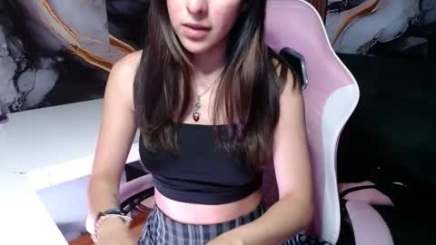 Snapshot of ling_ling24 chatting on 05/20/26, 03:13 ling ling24 online show from 05/20/26, 03:13