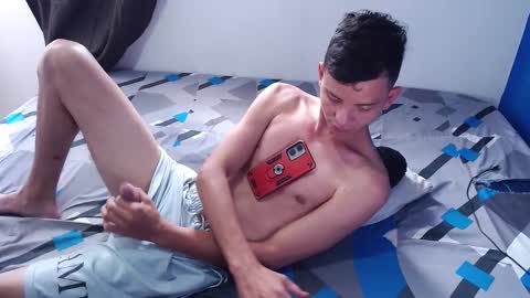 Snapshot of linger420 chatting on 01/15/25, 04:54 linger420 online show from 01/15/25, 04:54