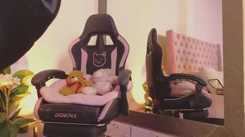 Luciana online show from 03/18/26, 08:23