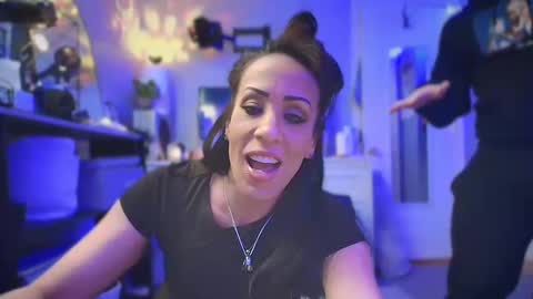 linuxgirlsudosu online show from 02/04/25, 05:10