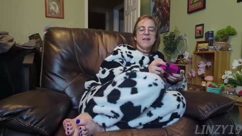 Snapshot of linzy19 chatting on 01/22/25, 04:23 Linzy19 online show from 01/22/25, 04:23