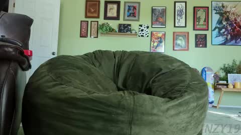 Snapshot of linzy19 chatting on 11/13/25, 08:52 Linzy19 online show from 11/13/25, 08:52