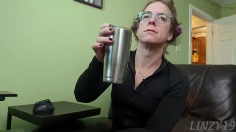 Snapshot of linzy19 chatting on 12/03/25, 03:32 Linzy19 online show from 12/03/25, 03:32