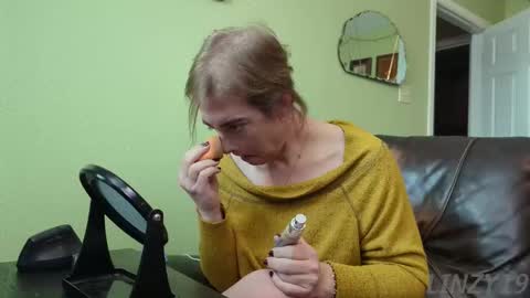 Snapshot of linzy19 chatting on 12/04/25, 06:38 Linzy19 online show from 12/04/25, 06:38