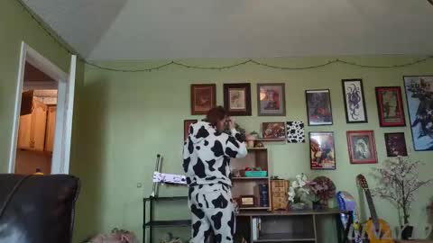 Snapshot of linzy19 chatting on 12/05/25, 04:14 Linzy19 online show from 12/05/25, 04:14