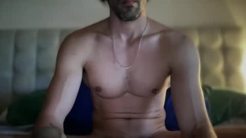 lion_hotty online show from 11/17/25, 05:52