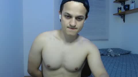 Snapshot of lioncluess chatting on 10/28/25, 08:40 Lion Cluess online show from 10/28/25, 08:40