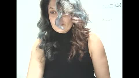 lionessmom online show from 10/31/25, 10:00