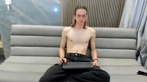 Lior evan online show from 11/30/25, 11:58
