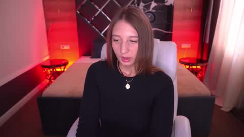 Lia online show from 10/18/25, 01:12