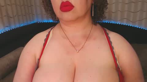 Snapshot of lipsaddiction chatting on 12/13/24, 11:06 LIpsAddiction online show from 12/13/24, 11:06