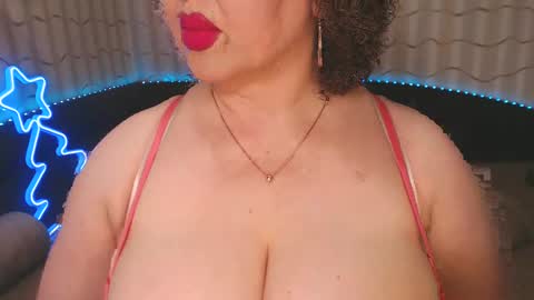 Snapshot of lipsaddiction chatting on 12/23/24, 02:50 LIpsAddiction online show from 12/23/24, 02:50