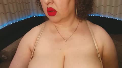 Snapshot of lipsaddiction chatting on 11/19/25, 02:50 LIpsAddiction online show from 11/19/25, 02:50