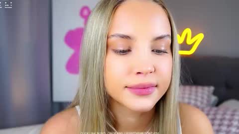 Amelia online show from 10/26/25, 01:11