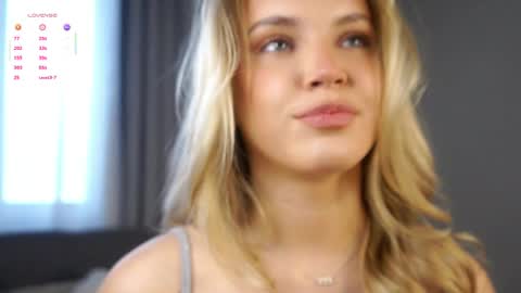 Amelia online show from 04/03/26, 01:14