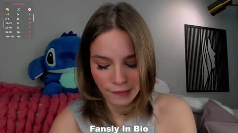 Lina online show from 10/17/25, 01:31