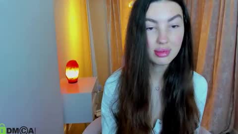 Lira revery online show from 12/01/25, 11:54