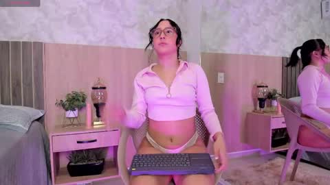 Snapshot of liriasweetie chatting on 04/24/26, 11:23 liria online show from 04/24/26, 11:23