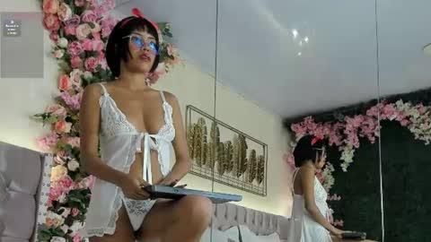 lis_vega_ online show from 06/24/26, 07:35