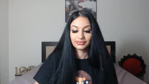 Snapshot of lisa104739 chatting on 12/13/24, 12:20 Lisa online show from 12/13/24, 12:20