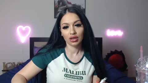 Snapshot of lisa104739 chatting on 01/14/25, 01:04 Lisa online show from 01/14/25, 01:04