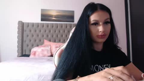 Lisa online show from 11/14/25, 09:02