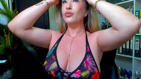 Snapshot of lisa2018 chatting on 03/01/25, 05:09 lisa online show from 03/01/25, 05:09