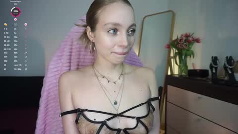 Snapshot of lisa_babymetal chatting on 12/19/24, 12:23 Lisa online show from 12/19/24, 12:23