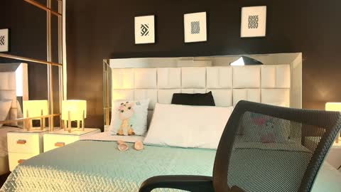 Lisa online show from 01/29/25, 03:15