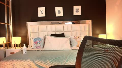 Lisa online show from 01/31/25, 07:40