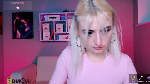 Snapshot of lisa_dark_ chatting on 11/03/25, 08:10 Lisa online show from 11/03/25, 08:10