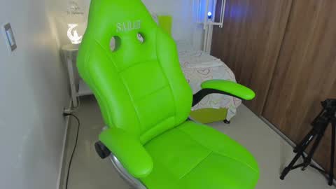 Snapshot of lisa_gerrard_ chatting on 02/07/25, 11:34 Lisa  online show from 02/07/25, 11:34